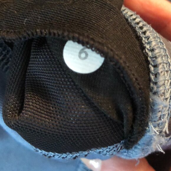 LULULEMON Black Gray Camo Flow Y Mesh Panel Razor Back Sports Bra Size 6 - Picture 14 of 16